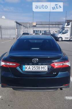 Седан Toyota Camry 2017 в Киеве