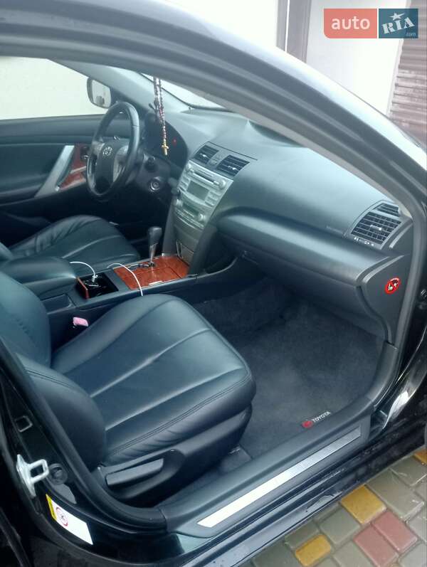 Седан Toyota Camry 2008 в Николаеве