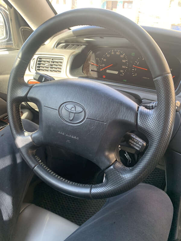 Седан Toyota Camry 1997 в Одессе