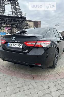 Седан Toyota Camry 2020 в Харькове