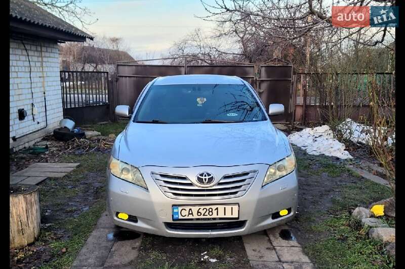 Седан Toyota Camry 2008 в Киеве