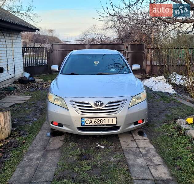 Седан Toyota Camry 2008 в Киеве