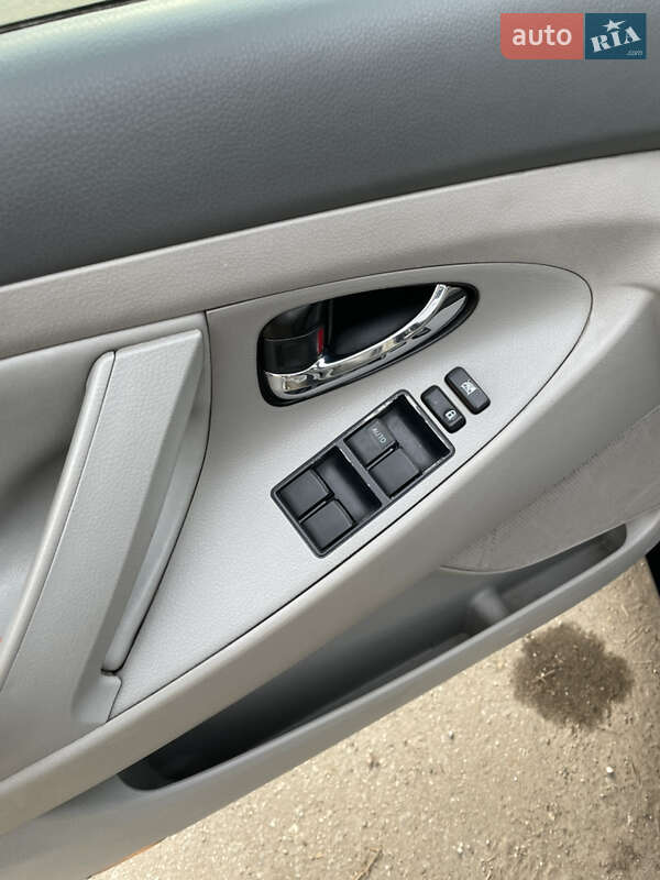 Седан Toyota Camry 2007 в Києві