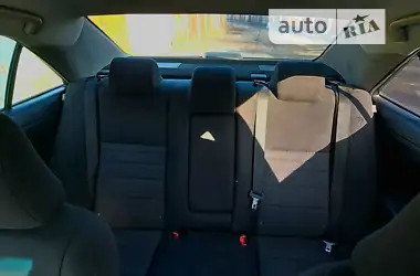 Toyota Camry 2015