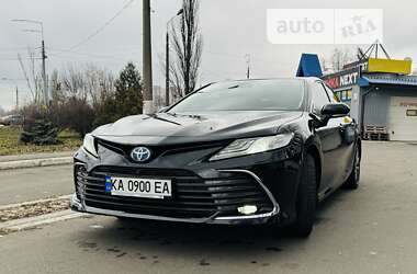 Седан Toyota Camry 2023 в Киеве