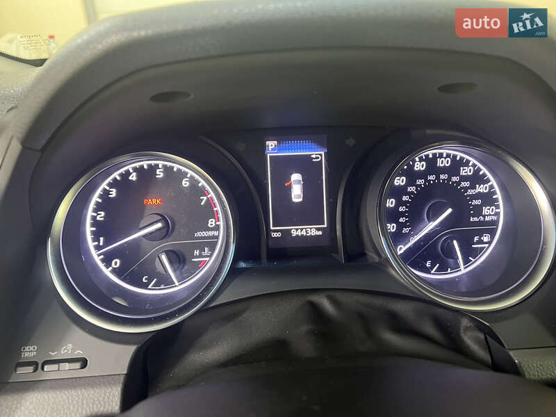 Седан Toyota Camry 2017 в Хмельницькому