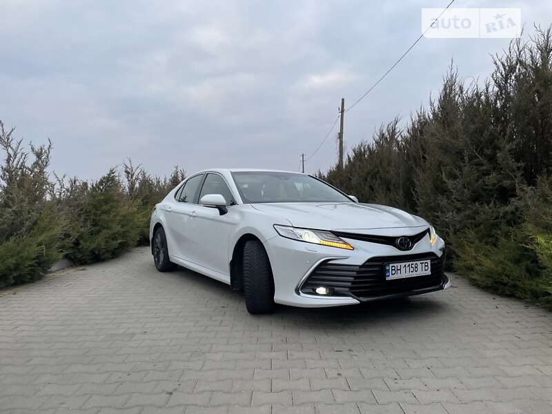 Седан Toyota Camry 2021 в Киеве