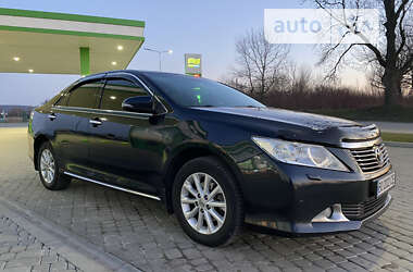 Седан Toyota Camry 2011 в Золочеві