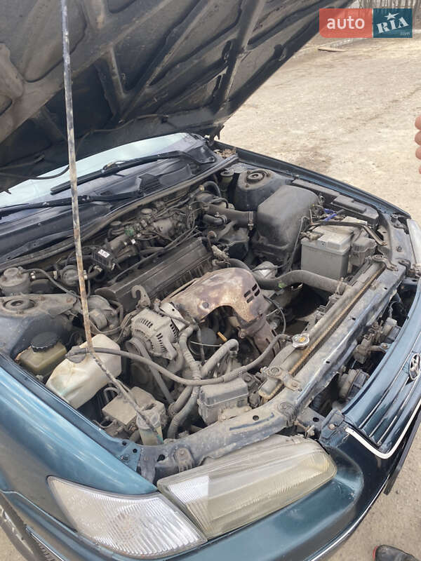 Седан Toyota Camry 1998 в Харькове