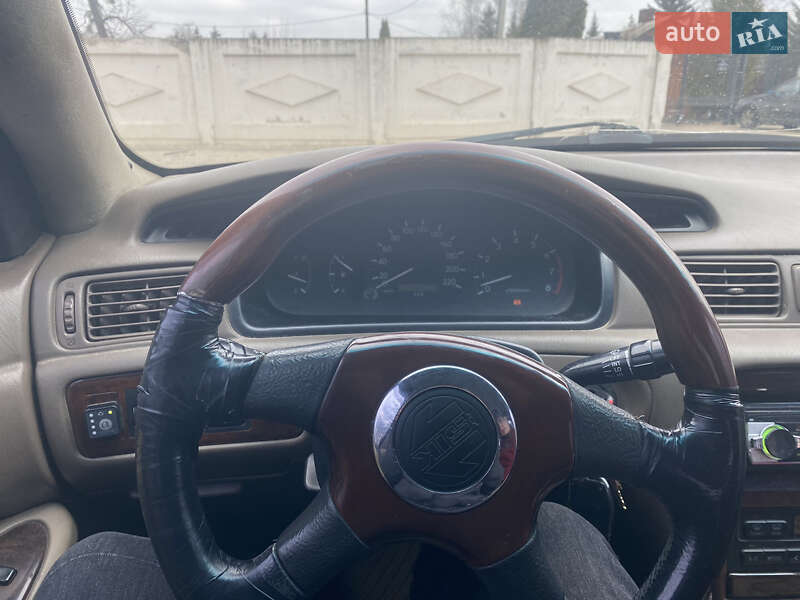 Седан Toyota Camry 1998 в Харькове