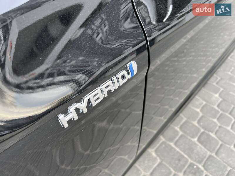 Седан Toyota Camry 2020 в Львове