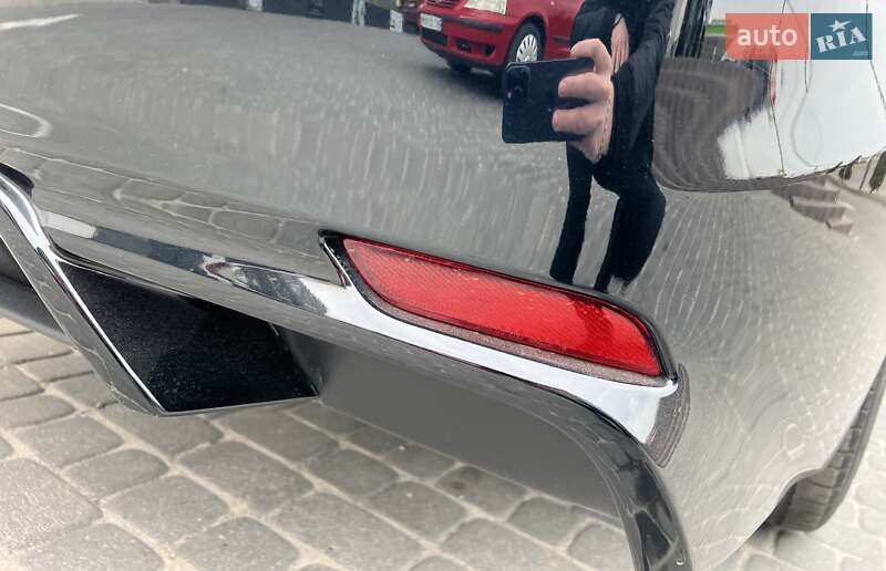 Седан Toyota Camry 2020 в Львове