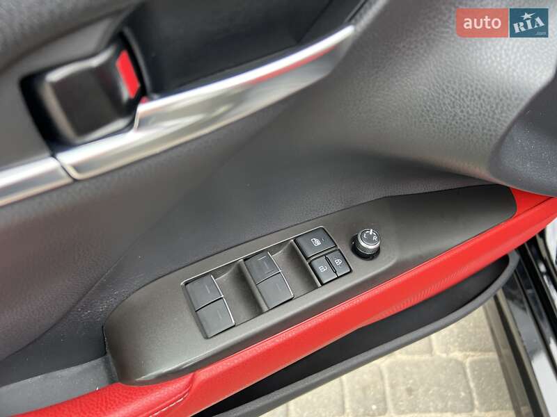 Седан Toyota Camry 2020 в Львове