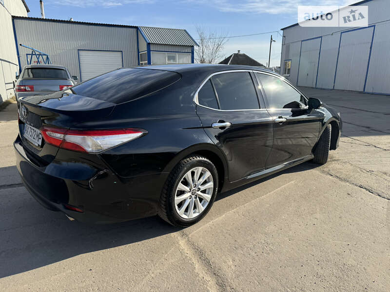 Седан Toyota Camry 2020 в Харькове