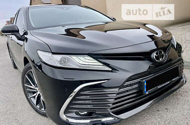 Toyota Camry 2021