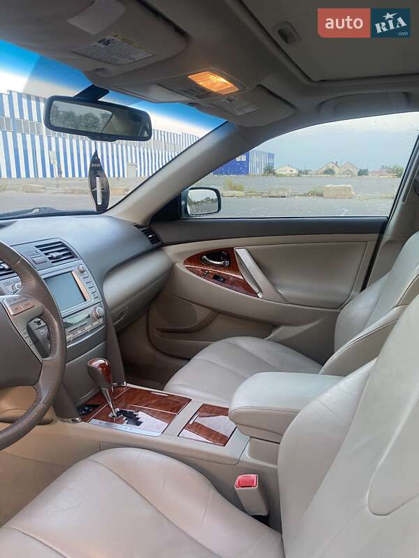 Седан Toyota Camry 2010 в Миколаєві