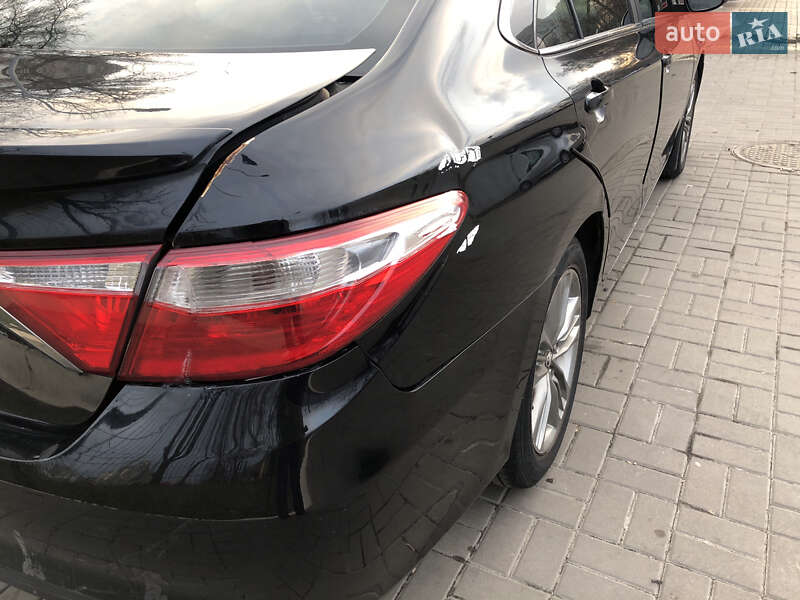 Седан Toyota Camry 2016 в Києві
