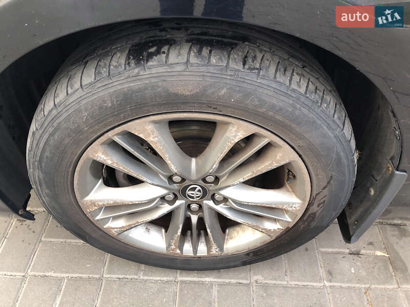 Седан Toyota Camry 2016 в Києві