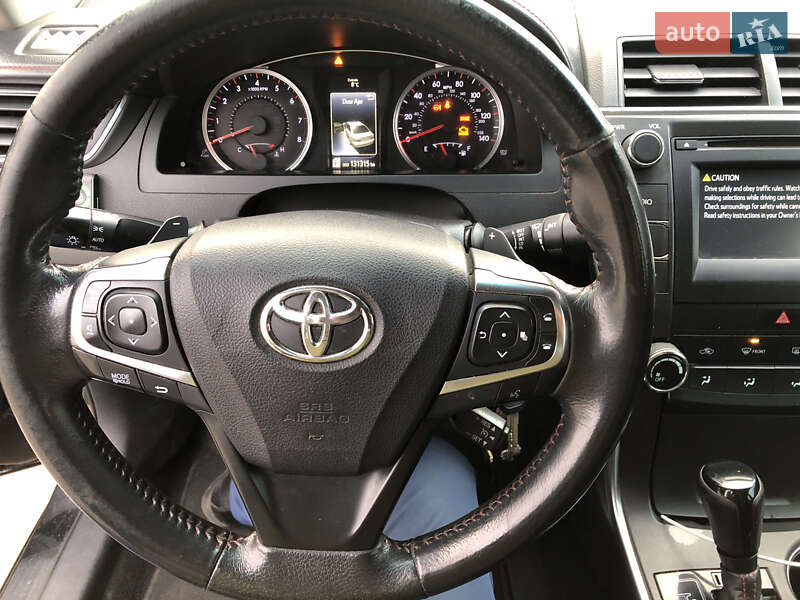 Седан Toyota Camry 2016 в Києві