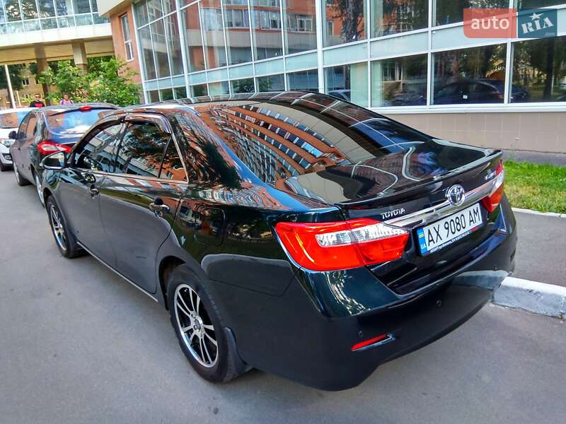 Седан Toyota Camry 2011 в Харкові