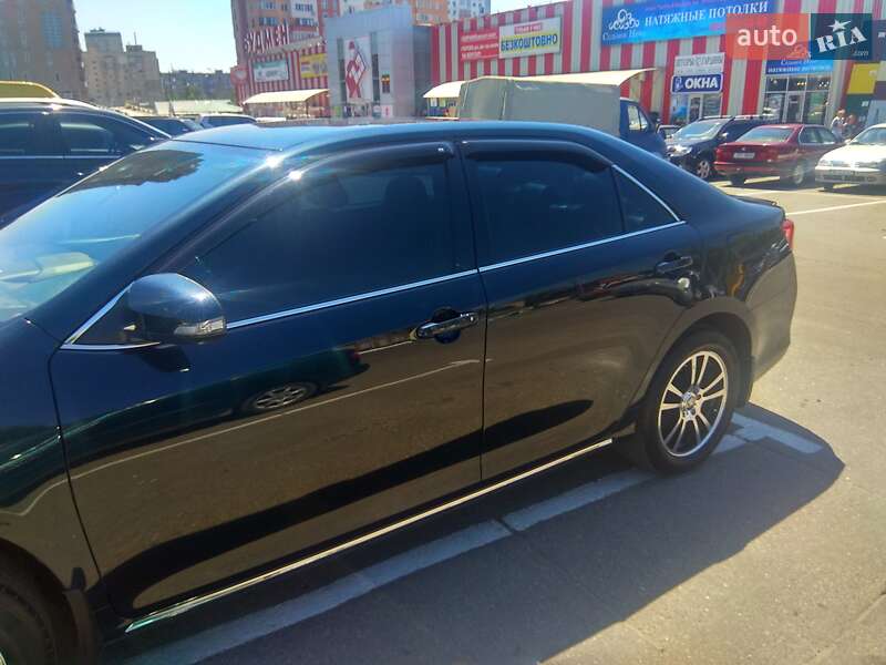 Седан Toyota Camry 2011 в Харкові