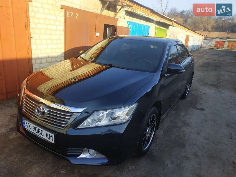 Седан Toyota Camry 2011 в Харкові