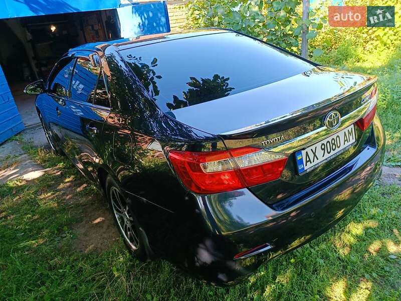 Седан Toyota Camry 2011 в Харкові