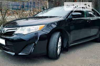 Седан Toyota Camry 2013 в Харкові