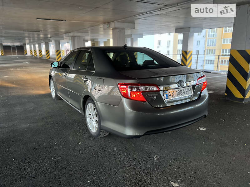 Седан Toyota Camry 2012 в Харькове