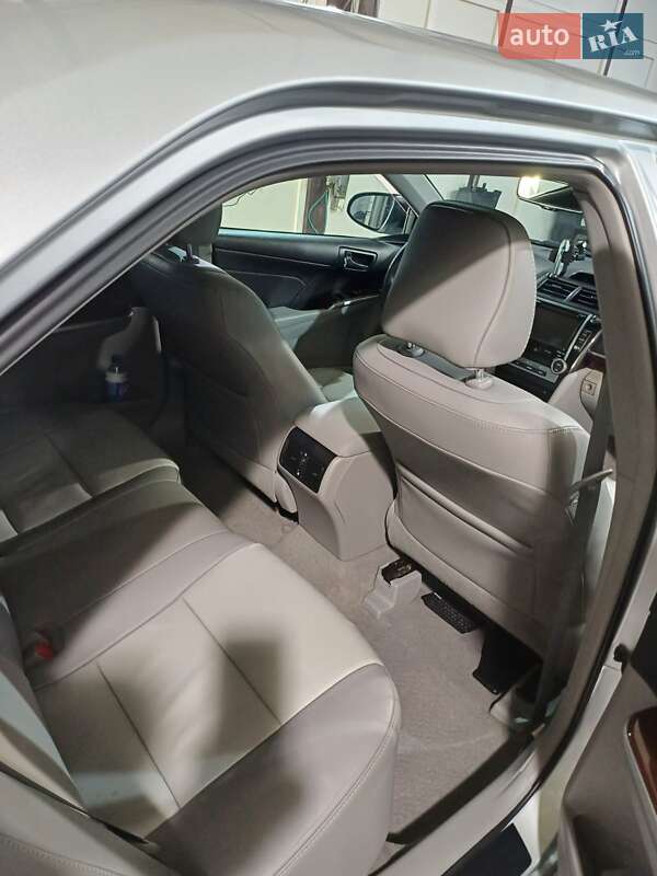 Седан Toyota Camry 2014 в Житомирі