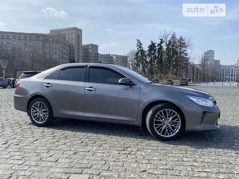 Седан Toyota Camry 2014 в Харкові