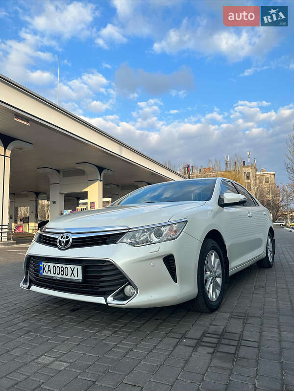 Toyota Camry 2016