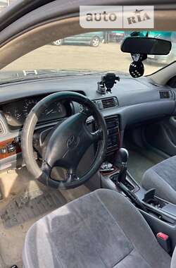 Седан Toyota Camry 1998 в Днепре