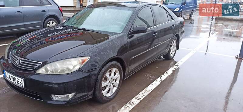 Седан Toyota Camry 2005 в Львові