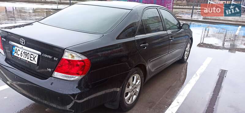 Седан Toyota Camry 2005 в Львові