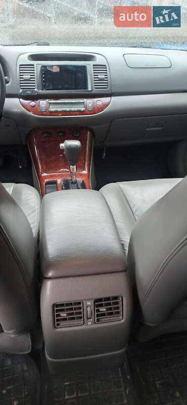 Седан Toyota Camry 2005 в Львові