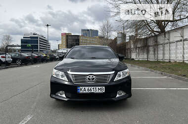 Седан Toyota Camry 2012 в Киеве