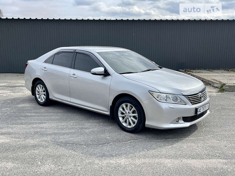 Седан Toyota Camry 2011 в Каменском
