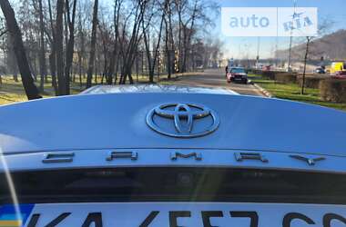 Седан Toyota Camry 2017 в Киеве