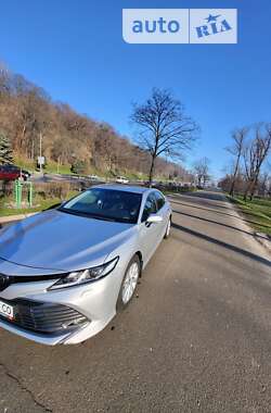 Седан Toyota Camry 2017 в Києві