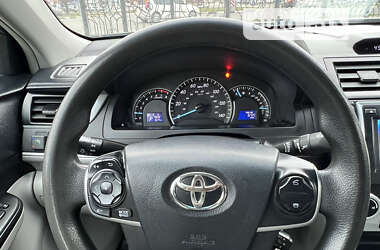 Седан Toyota Camry 2013 в Харькове
