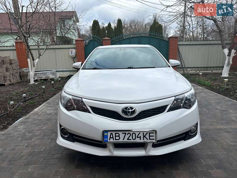 Седан Toyota Camry 2012 в Вінниці
