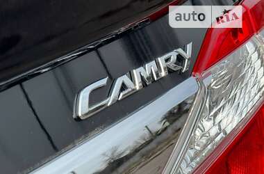 Седан Toyota Camry 2012 в Охтирці