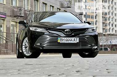 Седан Toyota Camry 2017 в Одессе