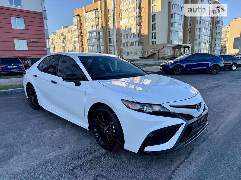Toyota Camry 2021