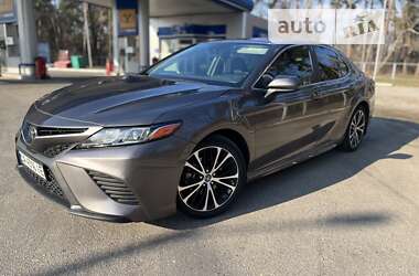 Toyota Camry 2019