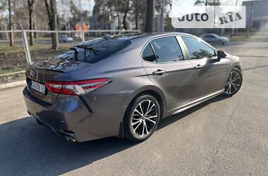 Седан Toyota Camry 2019 в Черкасах