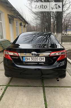 Седан Toyota Camry 2014 в Подольске