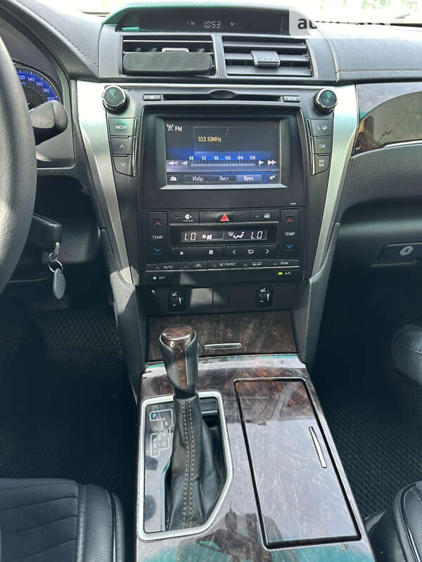 Седан Toyota Camry 2016 в Хмельницькому