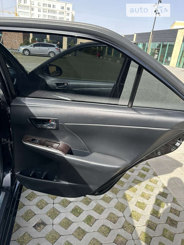 Седан Toyota Camry 2016 в Хмельницькому